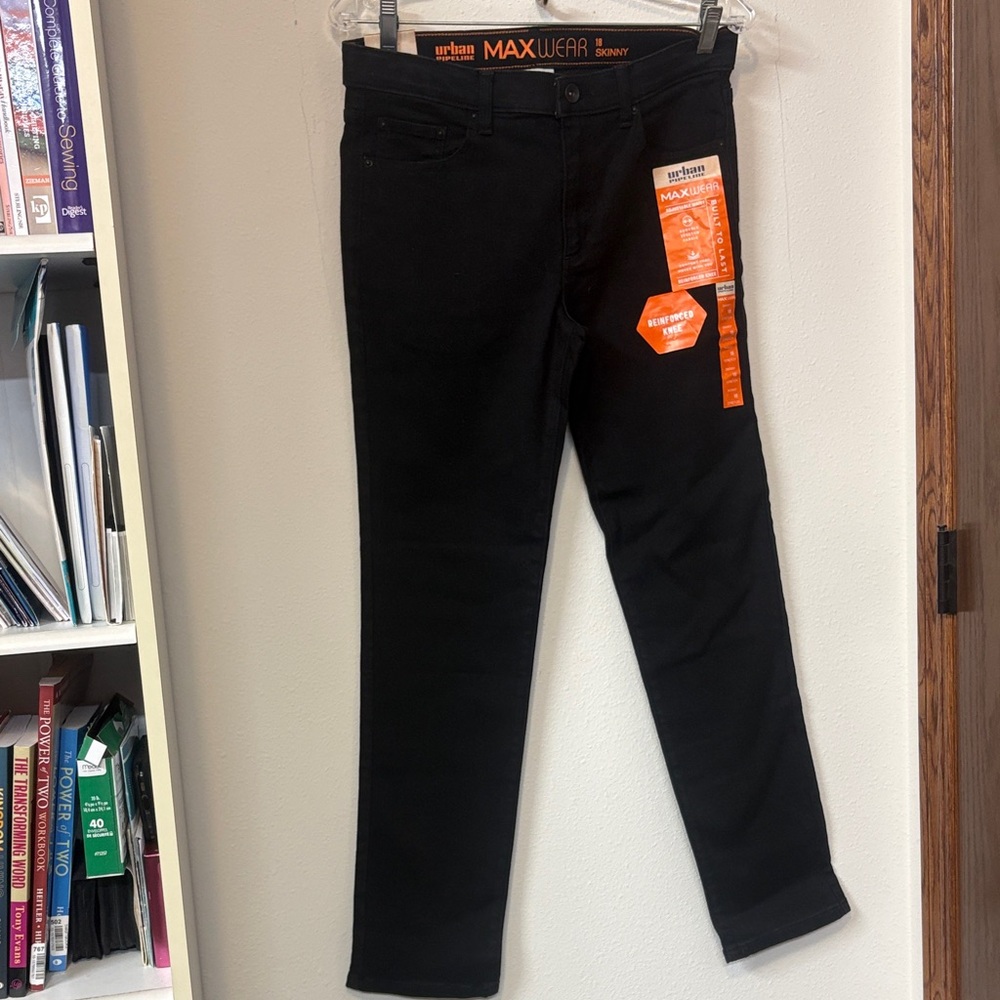Woman’s Urban Pipeline Stretch Maxwear Black Denim Pants Size 18